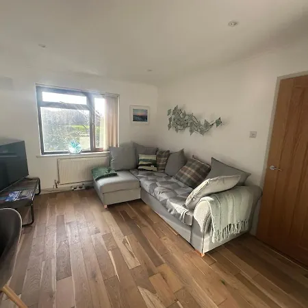 Tranquil One Bed Flat *